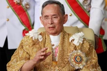 Bệnh não úng thủy của Quốc vương Thái Lan có dấu hiệu gì?