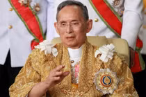 Bệnh não úng thủy của Quốc vương Thái Lan có dấu hiệu gì?