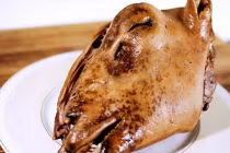 Cận cảnh món đầu cừu Nauy thô kệch, dã man 