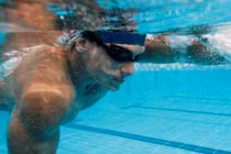 Cách lấy nước trong tai an toàn nhưng ít người biết