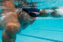 Cách lấy nước trong tai an toàn nhưng ít người biết