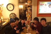 Hàng trăm du khách mê mẩn món kem ly cao kỷ lục 