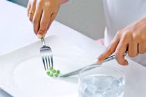 10 thói quen buổi sáng vô bổ rất nhiều người mắc