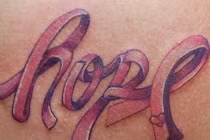 Loạt hình xăm đẹp tuyệt vời của bệnh nhân ung thư