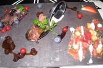 Hãi hùng món tim chim sống đập thình thịch Iceland