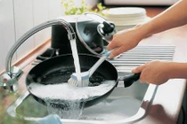 Lỗi nấu nướng của mẹ vụng khiến cả nhà mắc ung thư