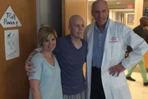 Mắc ung thư máu, bệnh nhân sống sót nhờ vi rút HIV