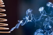 Bất ngờ nguy cơ ung thư từ khói hương ngày Tết