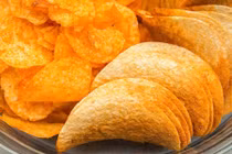 Sự thật gây sốc về bim bim khoai tây mà trẻ ghiền ăn