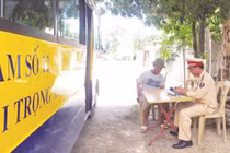 “Xe vua” do quan chức bảo lãnh vô tư phá đường