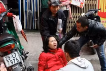 Tạm dừng tiêm vacxin 5 trong 1 vì quá hỗn loạn