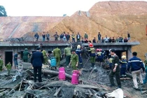 Hiện trường vụ sập giàn giáo đang thi công ở Hà Tĩnh