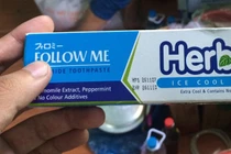 Người dân vùng lũ Quảng Ninh nhận hàng cứu trợ “hết đát“