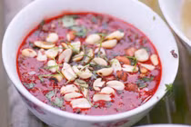 Người nước ngoài nói gì về tiết canh Việt Nam?