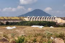 Miền Trung vật vã trong nắng nóng chưa từng có