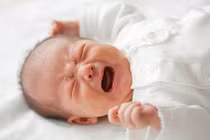 Bé trai cắt bao quy đầu dễ bị tự kỷ?