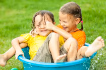 11 lưu ý giúp chăm bé mùa hè khỏe mạnh