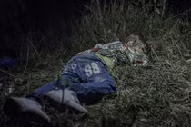 Rơi nước mắt ảnh giấc ngủ những em bé di cư