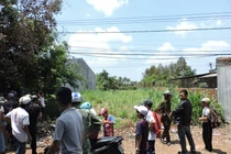 Phát hiện thi thể người đàn ông đang phân huỷ trong bụi cỏ