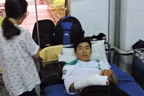 Bắt khẩn cấp đối tượng chém lìa tay cảnh sát đang làm nhiệm vụ