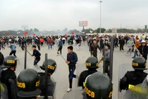 Cảnh sát diễn tập chống khủng bố quy mô lớn bảo vệ ĐH Đảng 