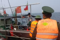 ​Xua đuổi 6 tàu cá Trung Quốc ra khỏi vùng biển VN