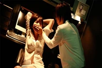 Cô gái bị người nước ngoài giam giữ trong khách sạn