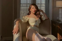 “Nhức mắt” những màn lộ nội y, khoe thân kém sang của Chi Pu