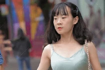 Chuộng phong cách tối giản, cô gái "lộ hàng" vì chi tiết không ngờ