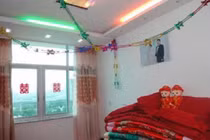 Vợ không vào phòng cưới, chồng thẳng tay tung cú tát dằn mặt