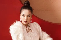 Ngắm MC “xinh nhất đài VTV” khoe dáng với áo dài cách tân