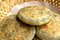 Bánh bí đỏ lạ miệng, bé ăn tem tẻm, lại tăng cường đề kháng 