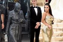 Thời trang độc lạ của “siêu vòng 3” chị em hốt hoảng nhìn theo