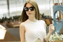 Mặc đồ hot trend, chị em “ngã ngửa” mốt của nhiều năm trước