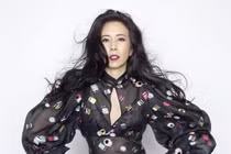 Tình cũ Châu Tinh Trì lại diện thời trang gây phẫn nộ