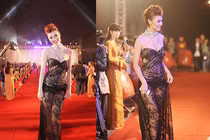 “Nhức mắt” cách ăn mặc phản cảm, khoe thân của siêu mẫu Hồng Quế