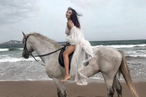 Phô vòng 3 tròn đầy 1m, “nữ thần” sexy lộ cách giảm cân sốc 