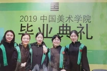 Lão bà phô diễn 1 thứ, nhìn vào không ít người cúi đầu suy ngẫm