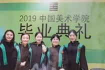 Lão bà phô diễn 1 thứ, nhìn vào không ít người cúi đầu suy ngẫm