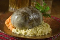 Món ăn kinh dị, ai ngờ là “quốc ẩm” ngon khó cưỡng 