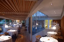 Nhà hàng độc nhất vô nhị phục vụ món ăn mùi nước hoa 