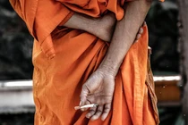 Năm pháp hủy nhục tư cách người xuất gia