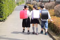 Balo chống gù lưng ít tác dụng với trẻ em Việt Nam