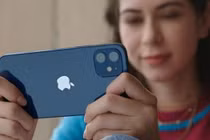 Giá iPhone 12: Mua iPhone ở đâu rẻ nhất và đắt nhất thế giới?