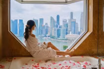 Bắt buộc vào ở khách sạn 5 sao 99 triệu/đêm: Đời như trúng số