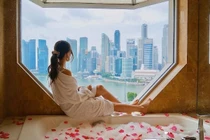 Bắt buộc vào ở khách sạn 5 sao 99 triệu/đêm: Đời như trúng số