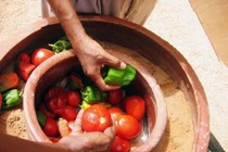 Tủ lạnh không dùng điện thời "ông bà anh" đến nay vẫn dùng tốt