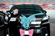 Youtuber sắm nhà sang, xế hộp tiền tỷ khi mới... 12 tuổi