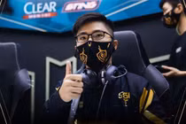 Chân dung thần đồng Liên Quân Việt bị phạt nặng vì... "ngón tay thối"