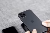 Đặt cọc iPhone 12: Viettel, FPT, Cellphone, TGDĐ... shop nào “bia tặng lạc” ngon nhất?